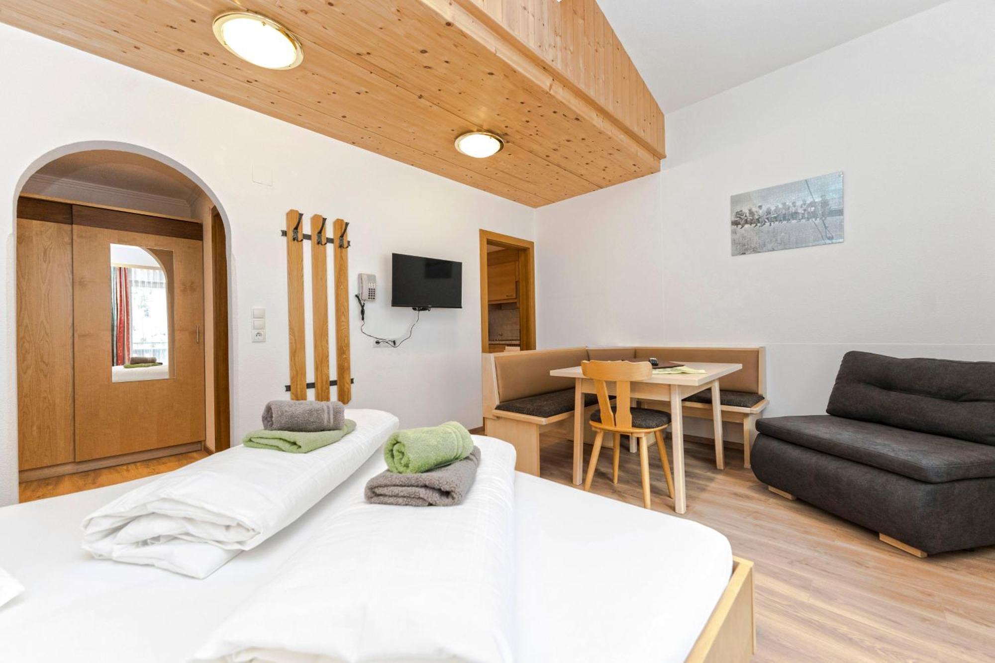 Hotel Garni Siegele - Inklusive Silvretta-Card Premium 伊施格尔 外观 照片