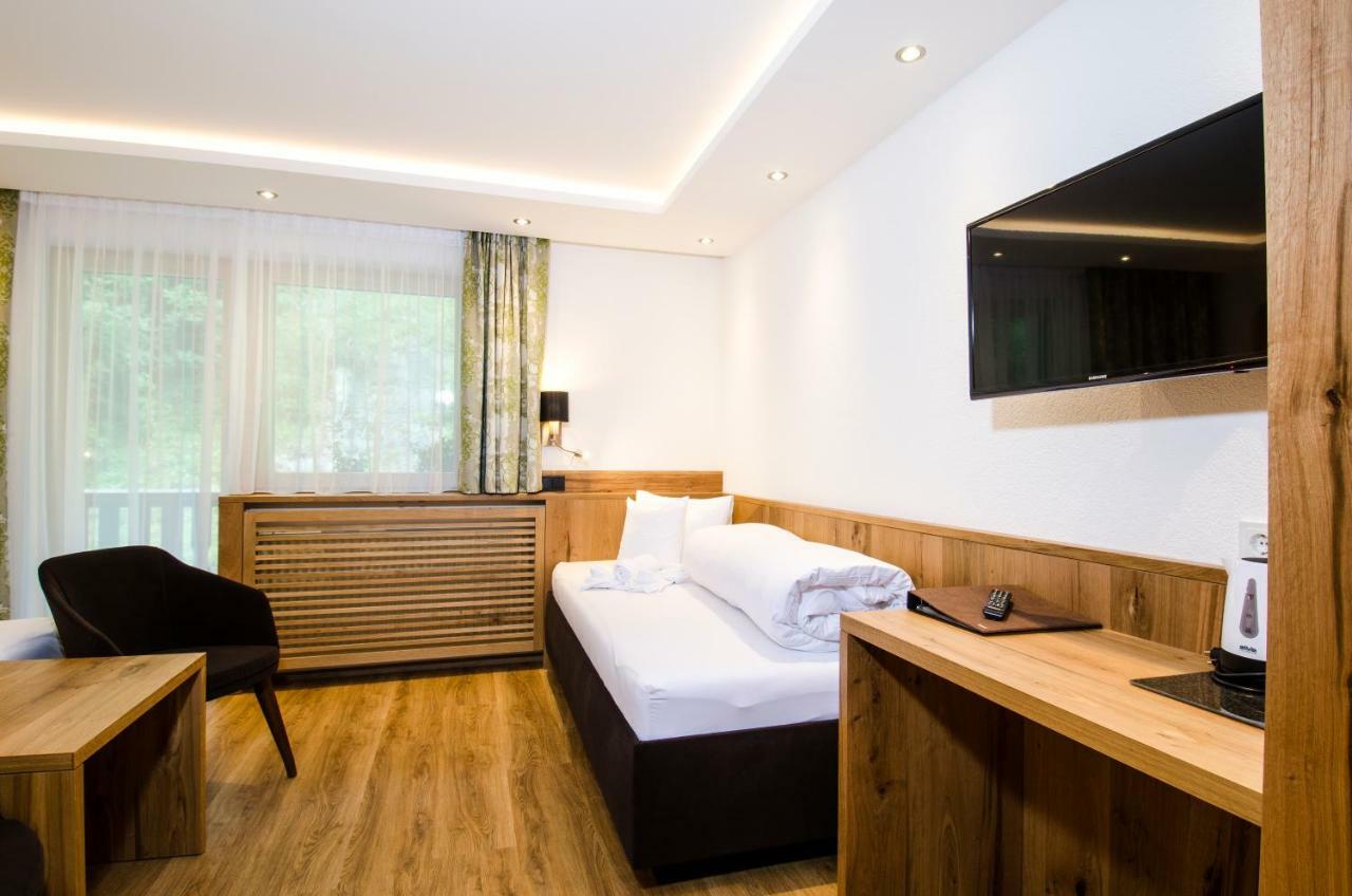 Hotel Garni Siegele - Inklusive Silvretta-Card Premium 伊施格尔 外观 照片